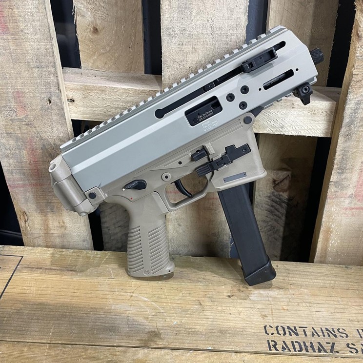 B&T APC9K PRO G Coyote Tan - 9mm